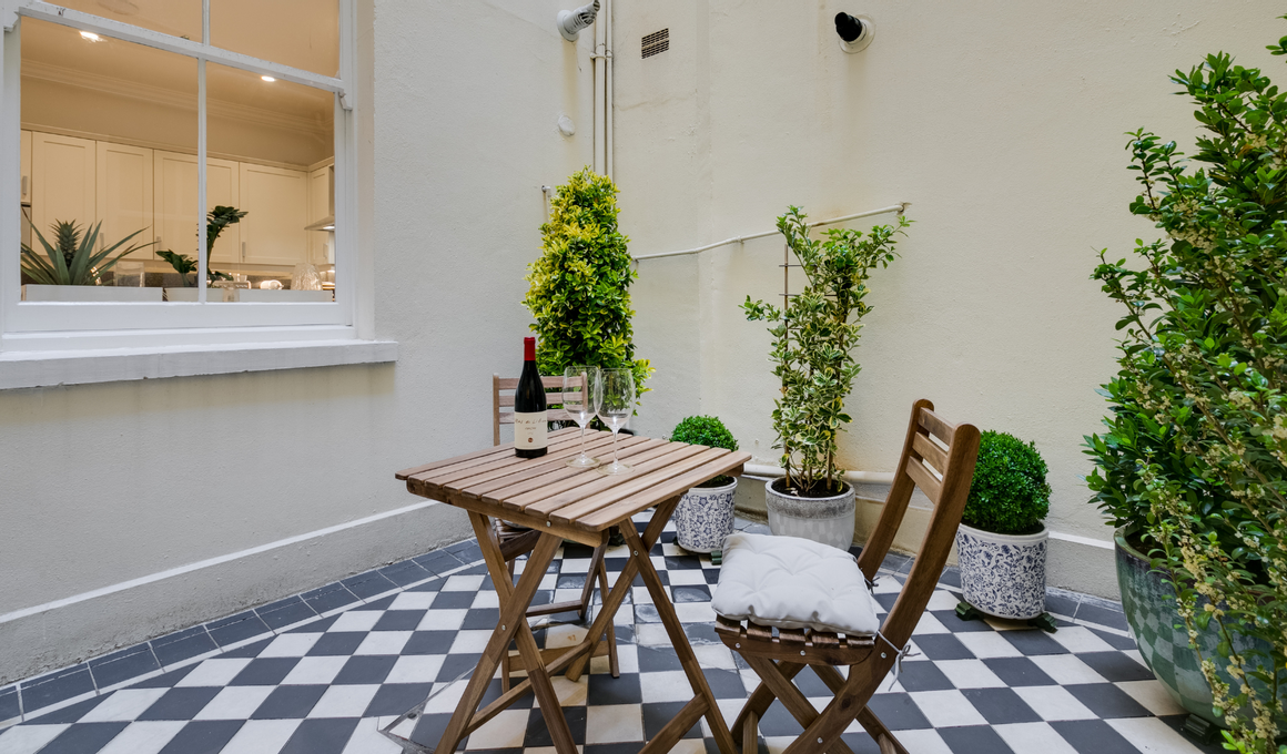 Garden Flats Are Gold: The Rising Value of Outdoor Space for Kensington and Chelsea Renters