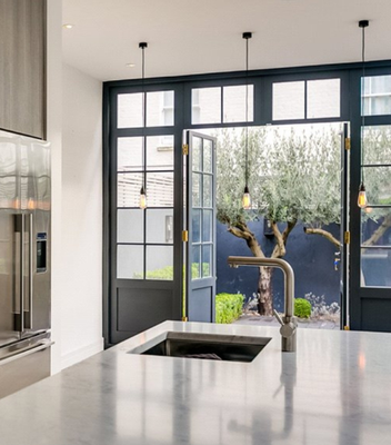 Why Choose Local Estate Agents in Kensington Over Corporate Giants?